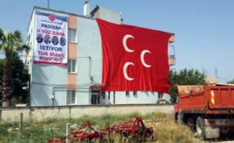 MHP ile AK Parti arasında pankart krizi